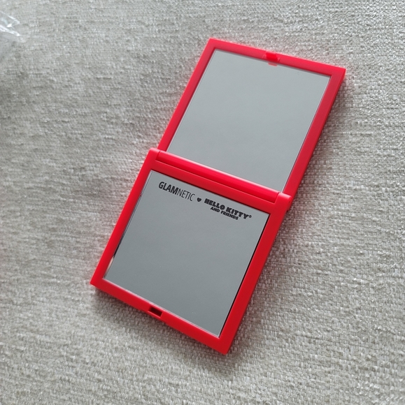 NEW Glamnetic Hello Kitty Mirror - Picture 3 of 6